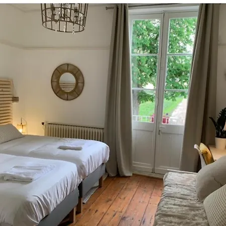Holiday home Wine Estate With Private Pool, Near River, Saint-emilion