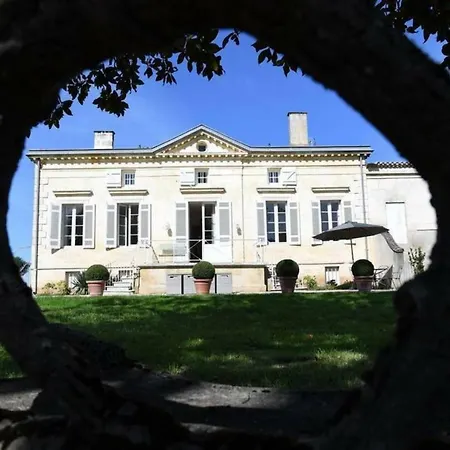 Wine Estate With Private Pool, Near River, Saint-emilion Holiday home Libourne