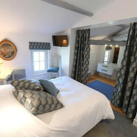 Wine Estate With Private Pool, Near River, Saint-emilion * Libourne