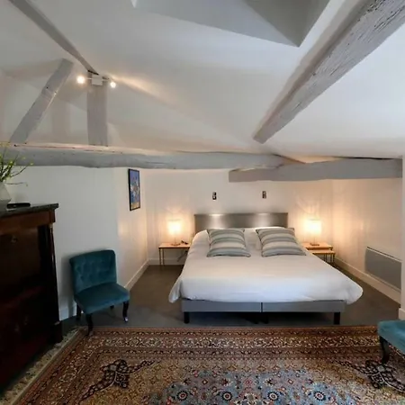 Holiday home Wine Estate With Private Pool, Near River, Saint-emilion Libourne