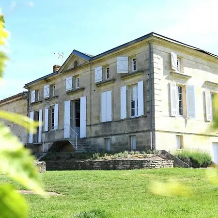 Wine Estate With Private Pool, Near River, Saint-emilion Holiday home Libourne
