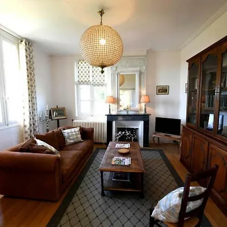 Holiday home Wine Estate With Private Pool, Near River, Saint-emilion