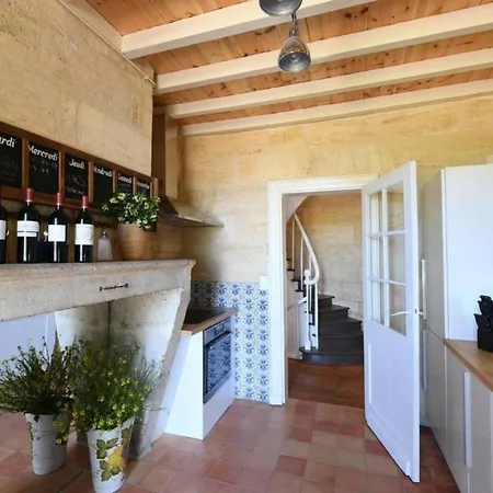 Holiday home Wine Estate With Private Pool, Near River, Saint-emilion